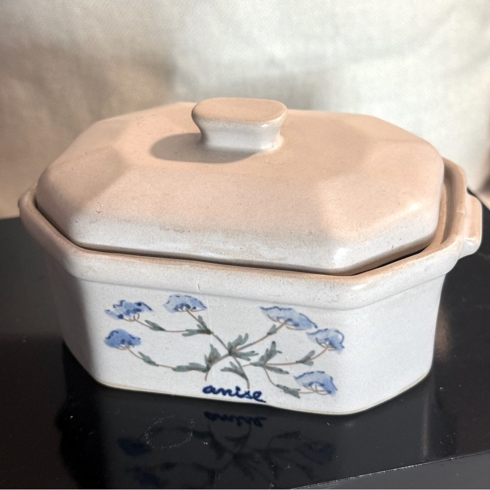 Stoneware Vintage Covered Baking Dish Spices Savory and Anise Signed